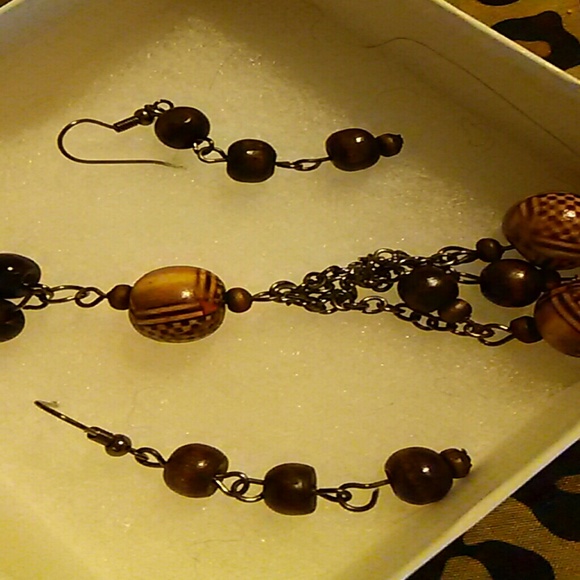 Wood Bead Set - Picture 4 of 4