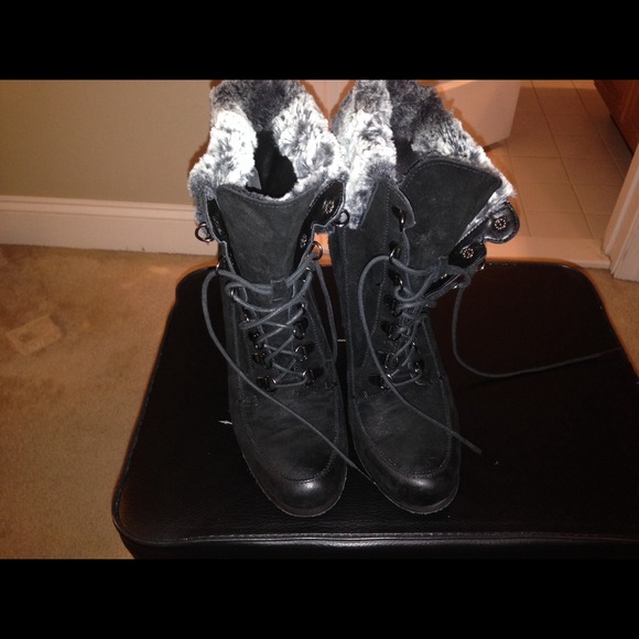 Wedge Boots With Fur - Picture 2 of 5