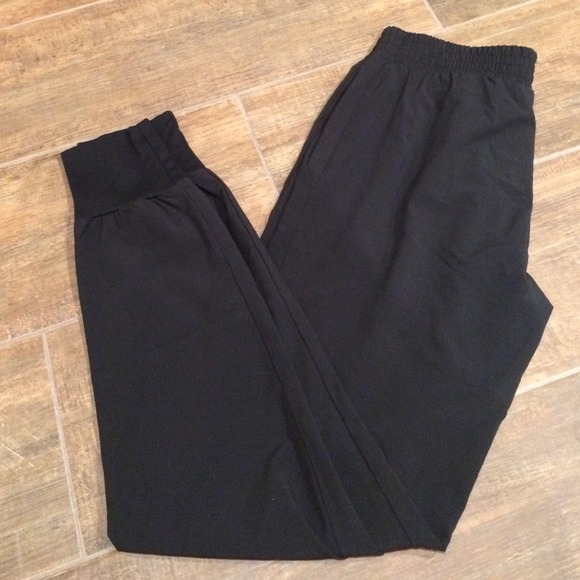WAYF Pants - WAYF chic joggers