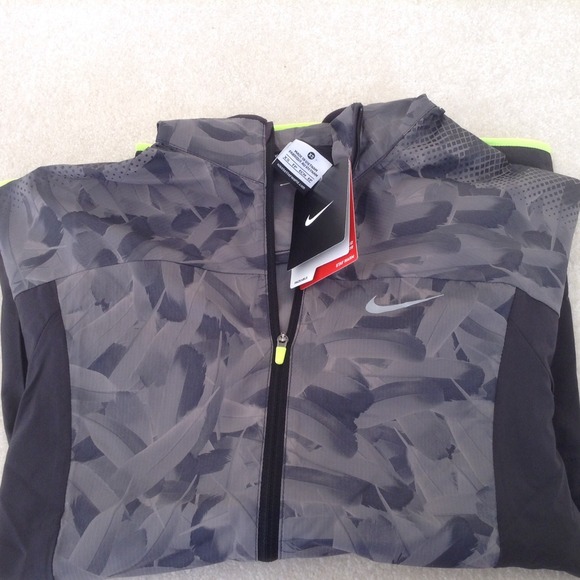 NWT! Nike Camo Running Jacket XS - Picture 3 of 4