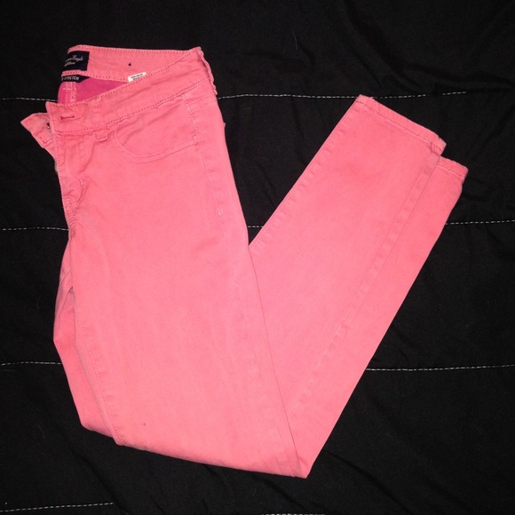 hot pink american eagle jeans