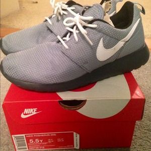 Nike Roche Runs