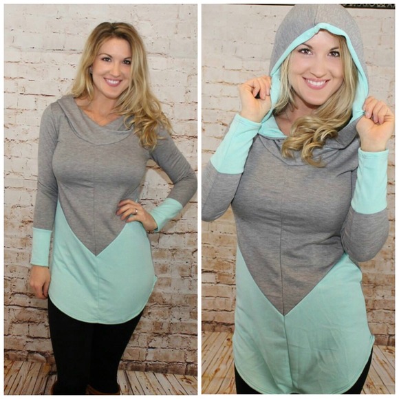 🆕 Color Block Chevron Hem Hoodie in Gray & Mint!