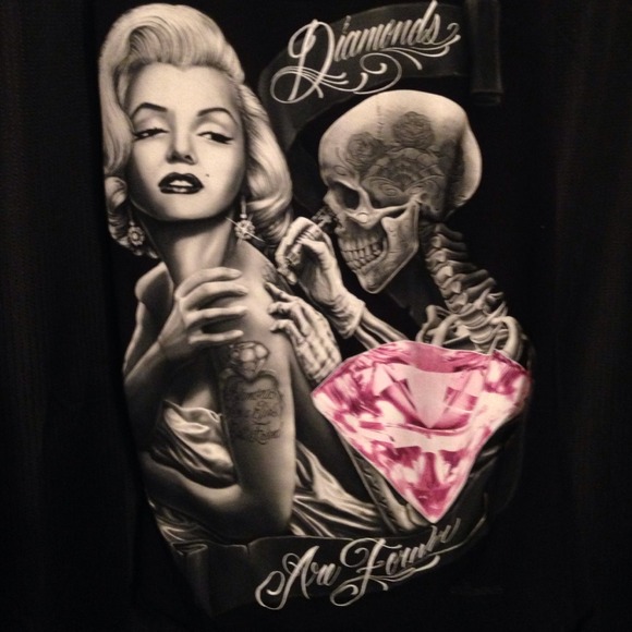 Marilyn Monroe/skeleton tattoo shirt