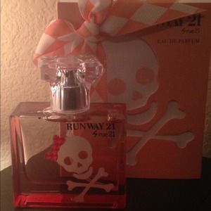 Rue 21 Runway 21 Fragrance