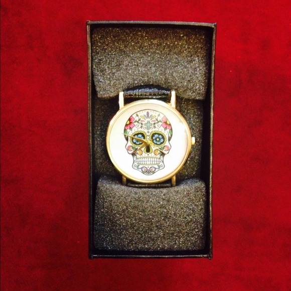 💗⤵️☀️Chic 💀Skull Watch.