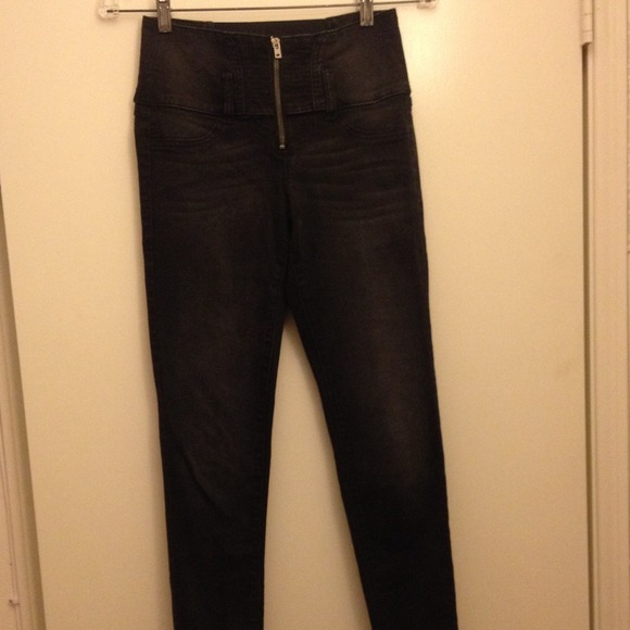 Sneak Peek jeans