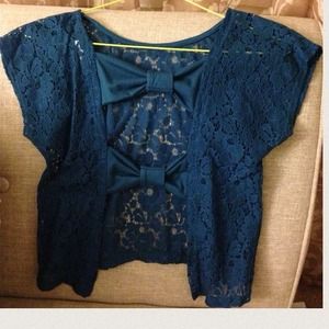 Double 🎀 Bow 🎀Lace Crop Top