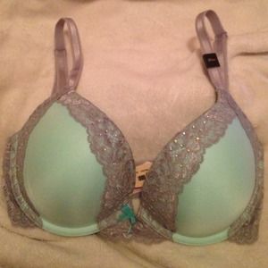 Victoria's Secret Dream Angels Push Up Bra 32DD