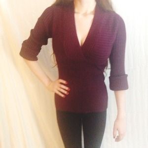 Maroon INC V-Neck Long Sleeve Sweater👚