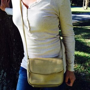 💗LOVELY CROSSBODY💗