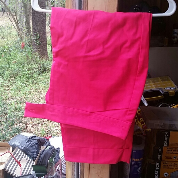 **Re-posh!** Hot pink Ann Taylor capris