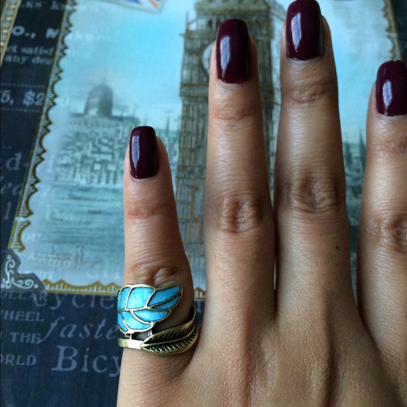 Ring - Picture 3 of 3