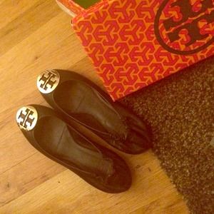 Tory Burch classic reva ballet 6.5 black/gold 051