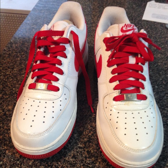 red and white uptowns