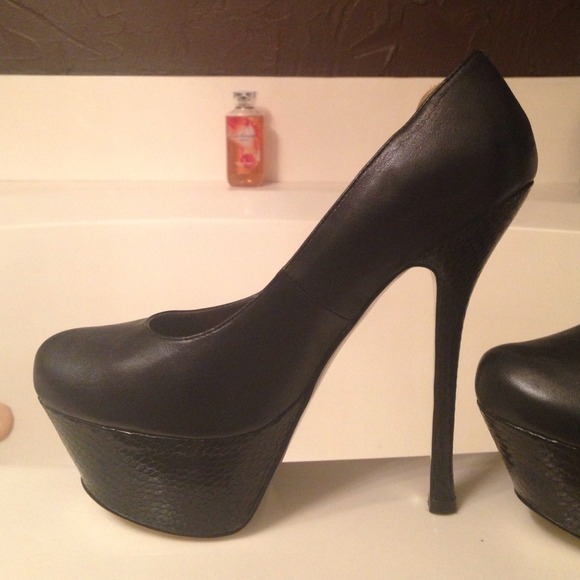 Bebe black platform stilleto