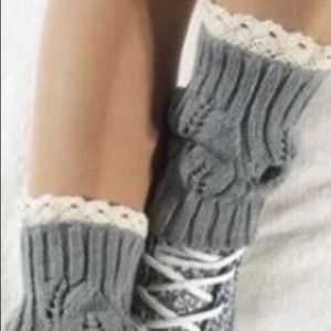 (2) Bundle short leg warmers