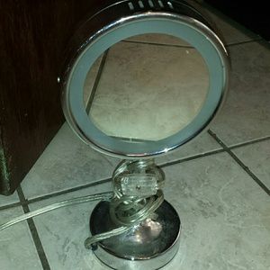 Makeup mirror