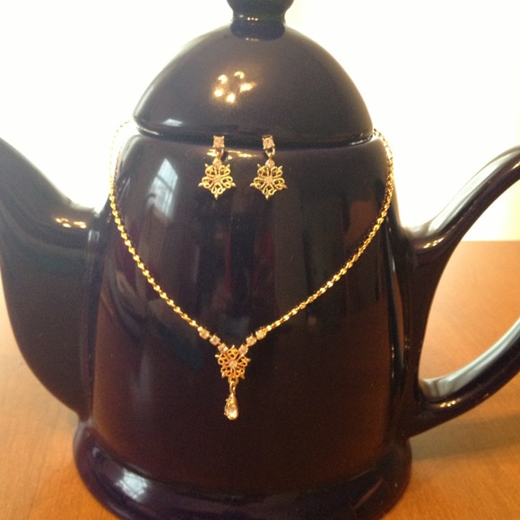 ✨Prom Gold-tone&White Rhinestone Earrings&Necklace