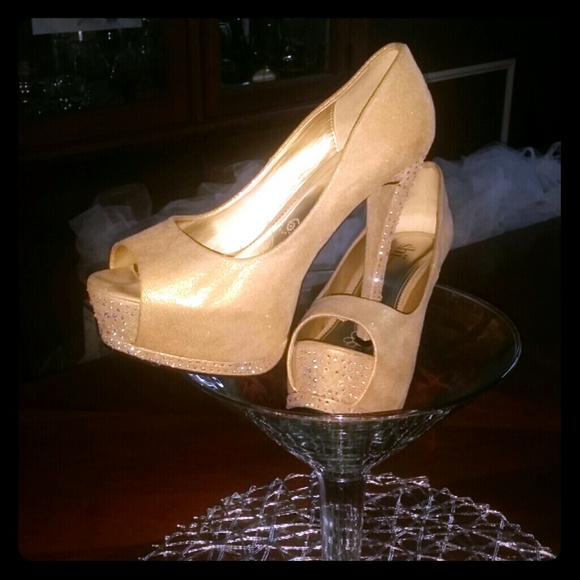 Shoe