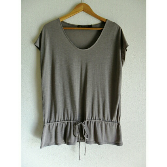 *Sold* The Limited Outback Red Drawstring Top