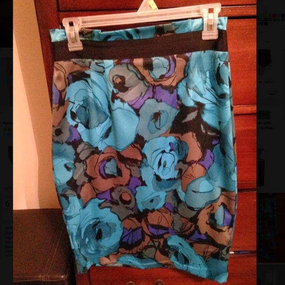 Blue floral skirt size 2
