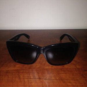 DOLCE & GABANNA CLASSIC SUNGLASSES😎💖