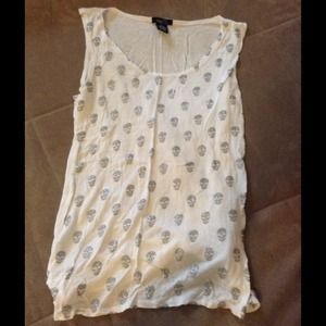 Small DEB shiny skull tank top.