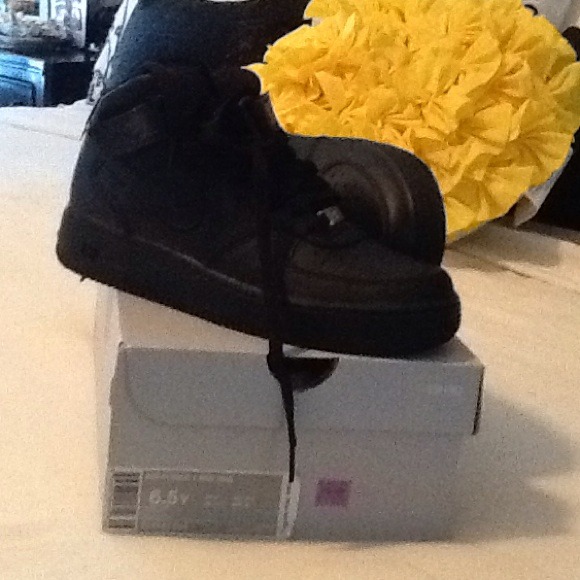 Air Force 1 Mid Black