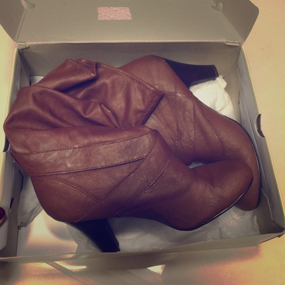 Boots - Picture 1 of 4