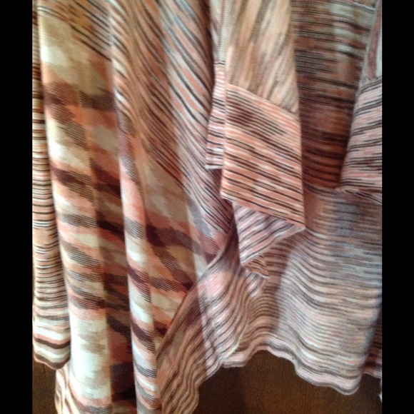 DONATED Neutral/Peachy Drape Front Cardi - Picture 4 of 4