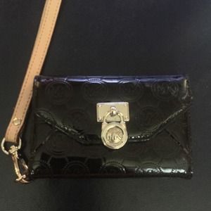 Michael Kors iPhone 4/4S wristlet