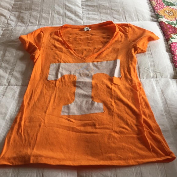 Tennessee sports v-neck T by VS💛