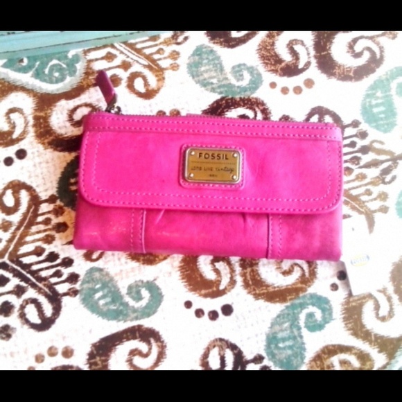 NWT Fossil pink leather wallet