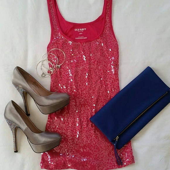 ☆Host Pick☆ NWOT Pink Sequin Tank Top - Picture 2 of 4