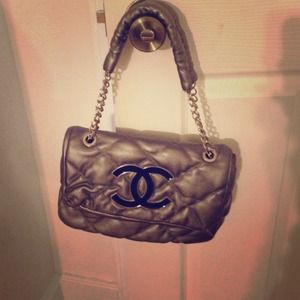 Non authentic Chanel Handbag