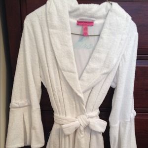 NWOT Betsey Johnson robe