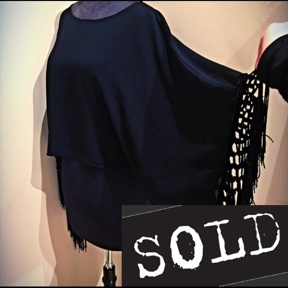 *SOLD* Kimono top with fringe