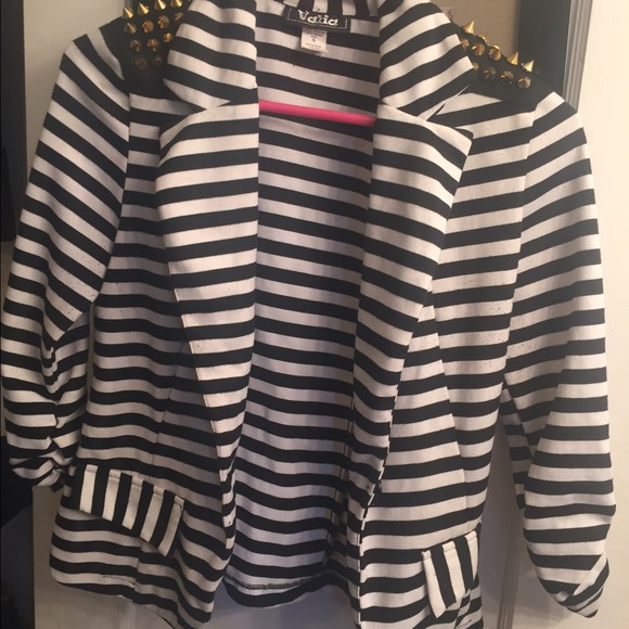 Blazer - Picture 1 of 2