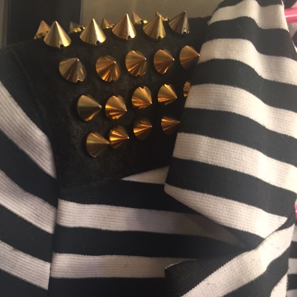 Blazer - Picture 2 of 2