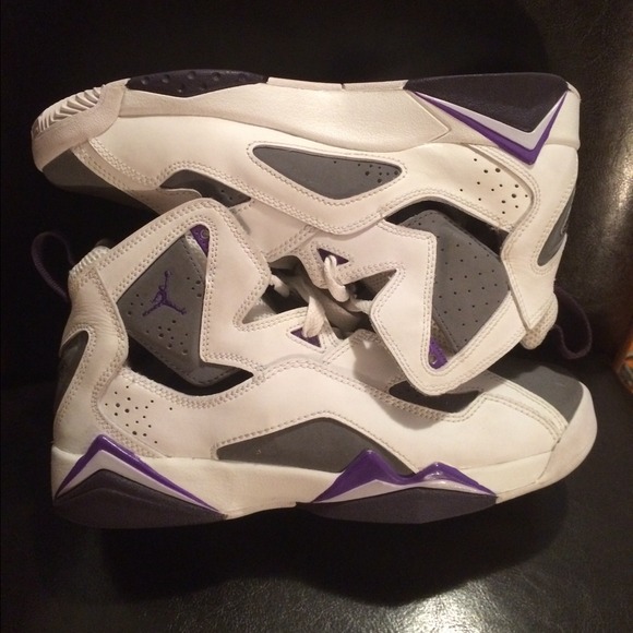 👾True Flight Cool Grey/Purple Jordans👾