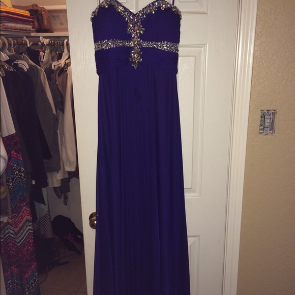 Caché Prom dress - Picture 1 of 3