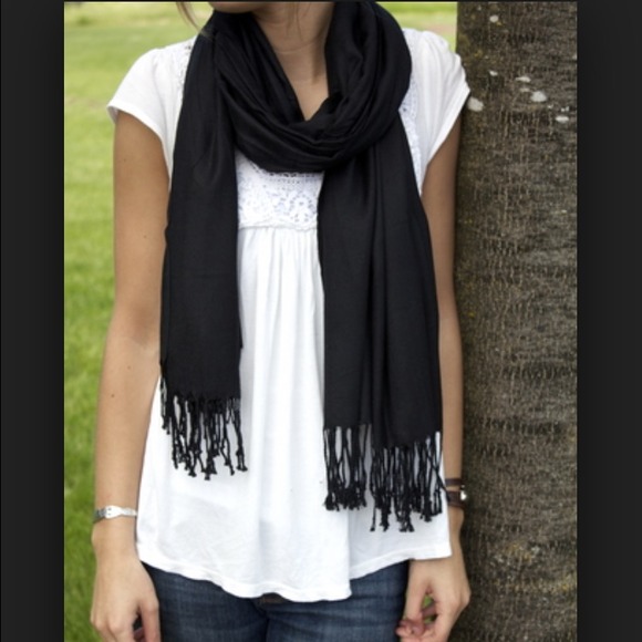 Black Pashmina Scarf with Tassels - Picture 1 of 3