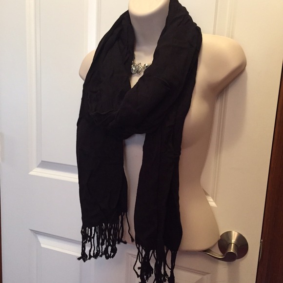 Black Pashmina Scarf with Tassels - Picture 3 of 3