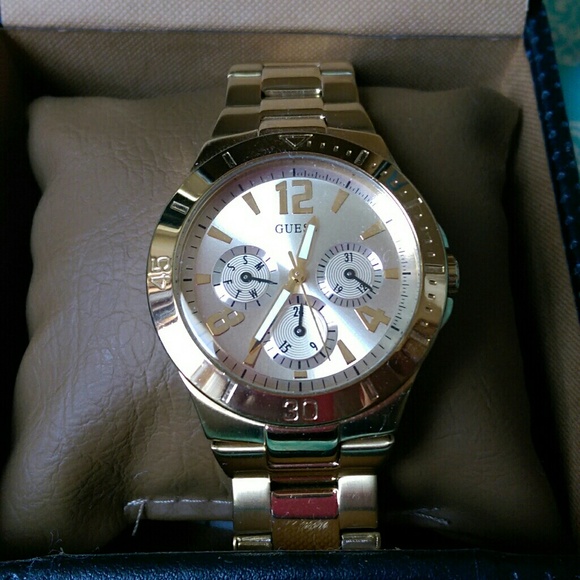 SOLD!!!!10% off!!! Reduced!!!Authentic GUESS Watch
