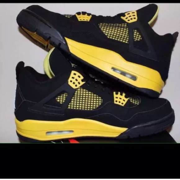 NEW NIKE AIR JORDAN 4 RETRO