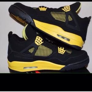 NEW NIKE AIR JORDAN 4 RETRO