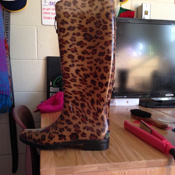 Lauren Ralph Lauren rain boots size 8 - Picture 3 of 4