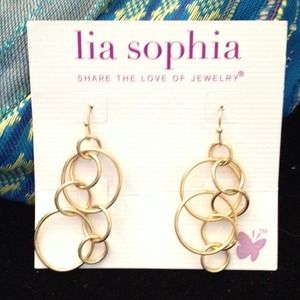 🎉NEW--lia sophia earrings: Shine On