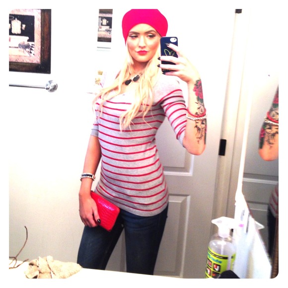 Striped gray and red top three-quarter sleeves - Picture 1 of 2